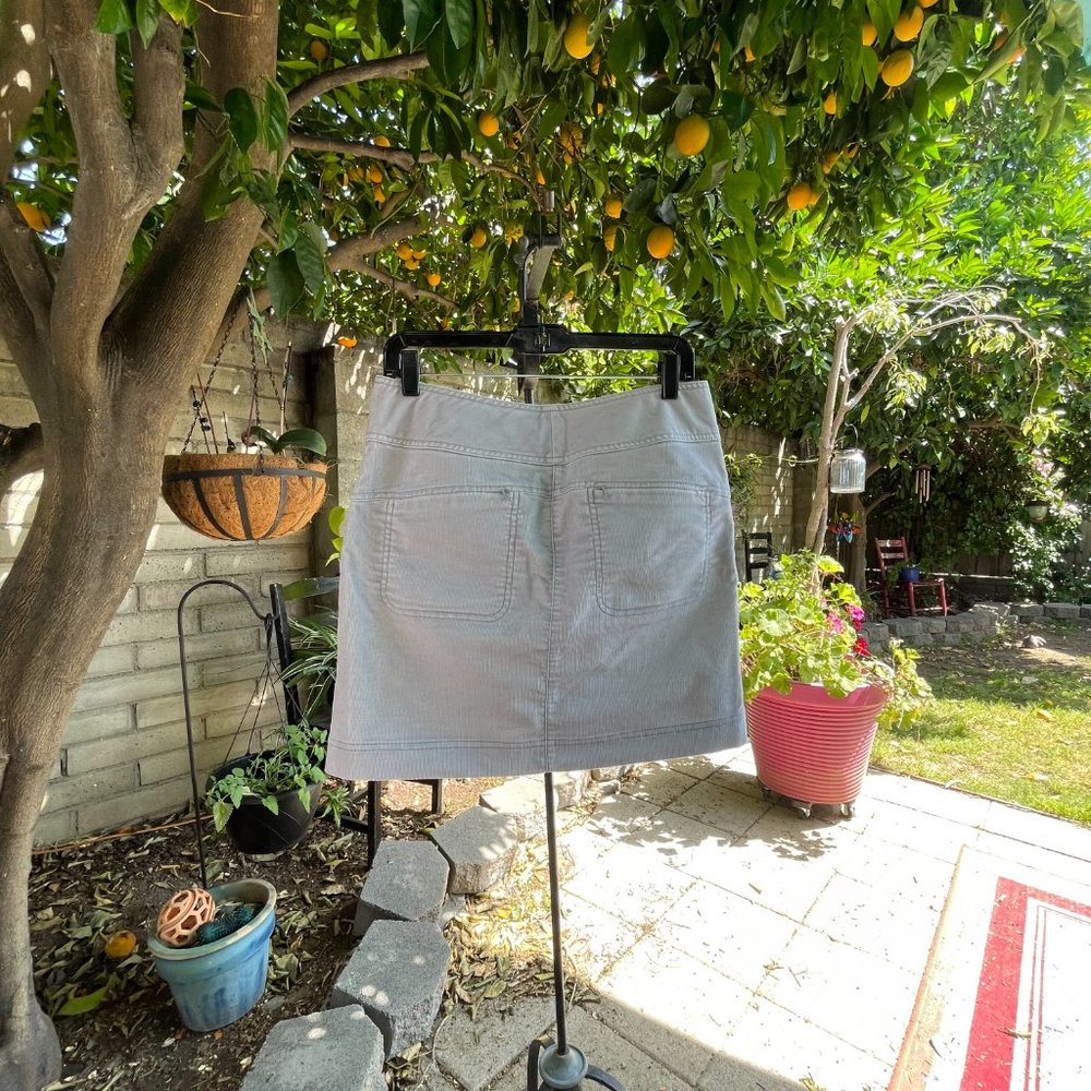 Athleta gray corduroy mini skirt- size 6 - Picture 2 of 6